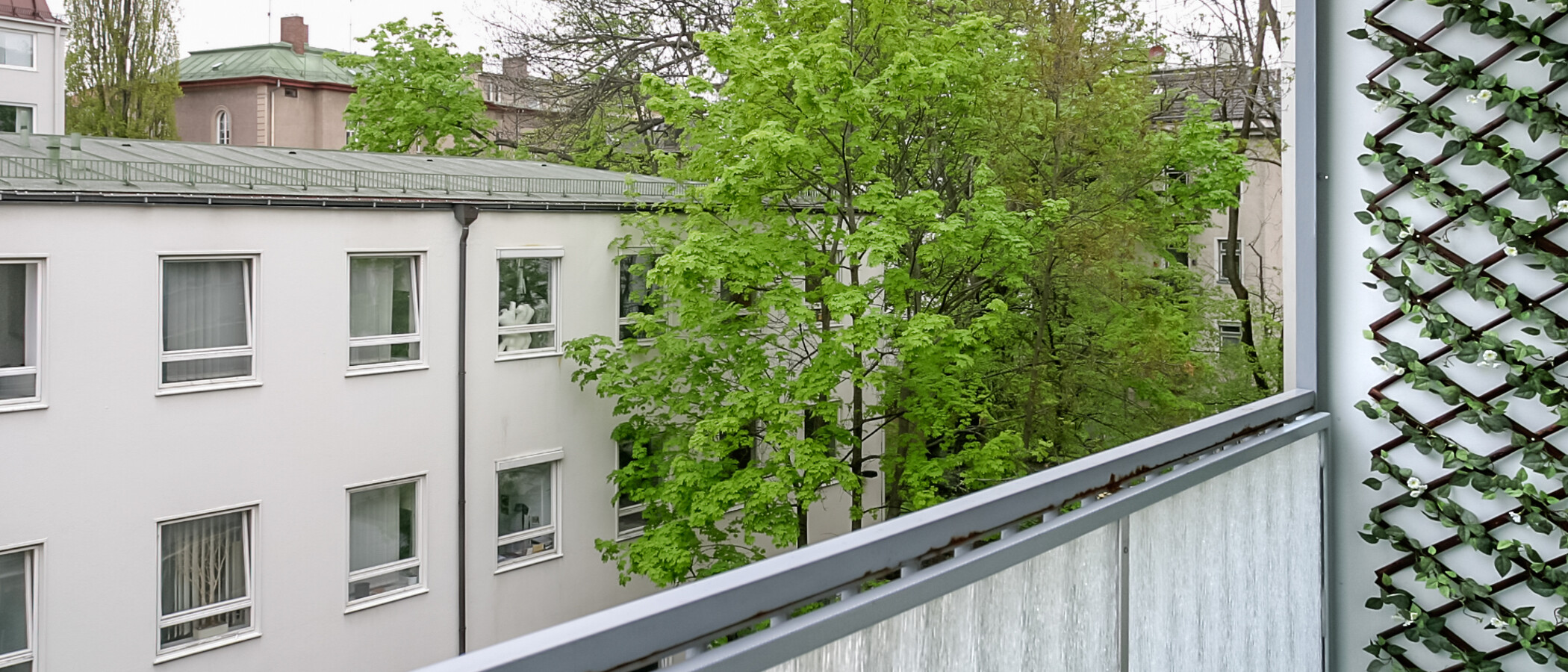 квартира München Schwabing (links der Leopoldstraße) 03 балкон 2333