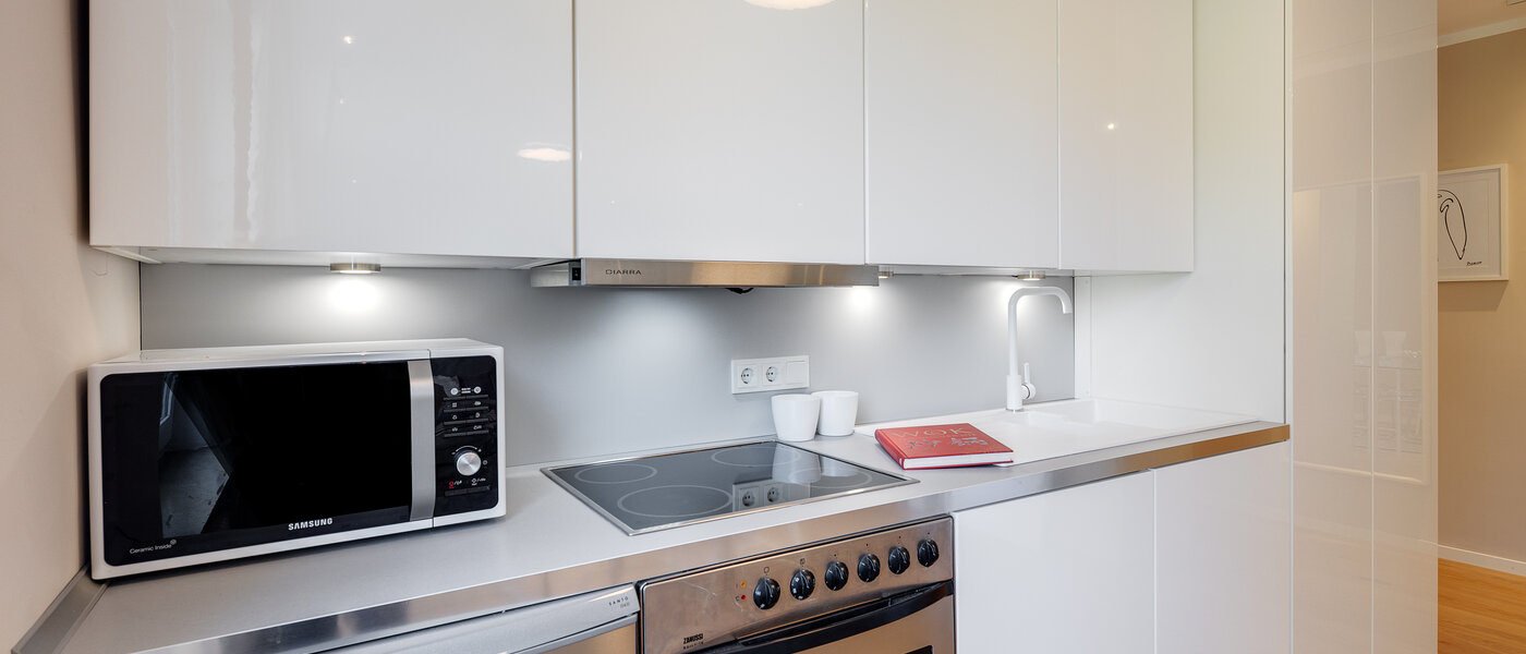 квартира München Schwabing (links der Leopoldstraße) 03 кухня 2407