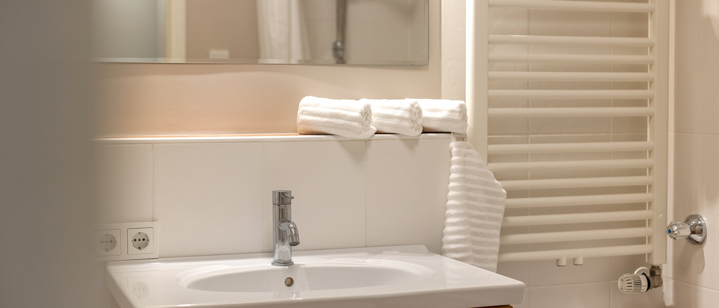 квартира München Schwabing (links der Leopoldstraße) 02 ванная комната 2407