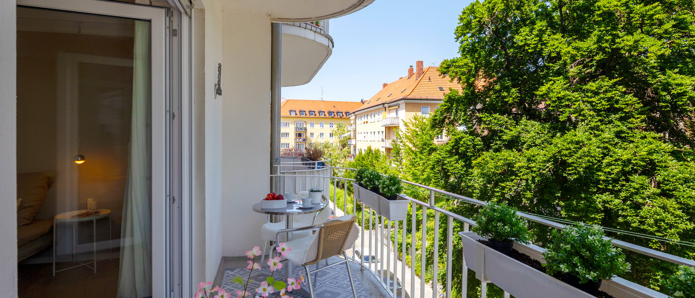 квартира München Schwabing (links der Leopoldstraße) 02 балкон 2407
