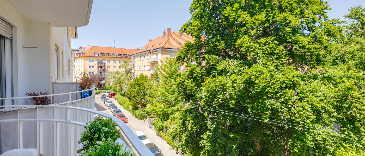 квартира München Schwabing (links der Leopoldstraße) 02 вид из окна 2407