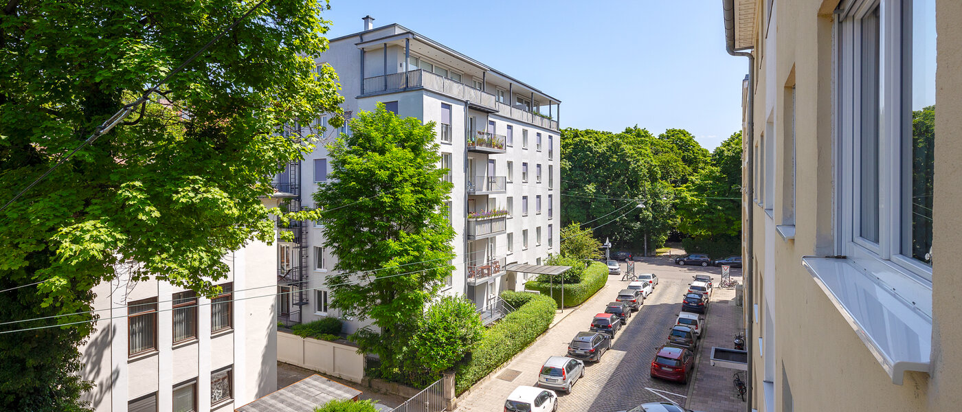 квартира München Schwabing (links der Leopoldstraße) 03 вид из окна 2407
