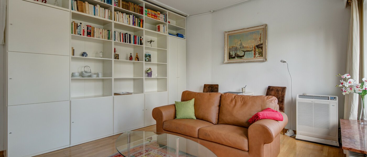 квартира München Schwabing (rechts der Leopoldstraße) 02 гостиная 2486