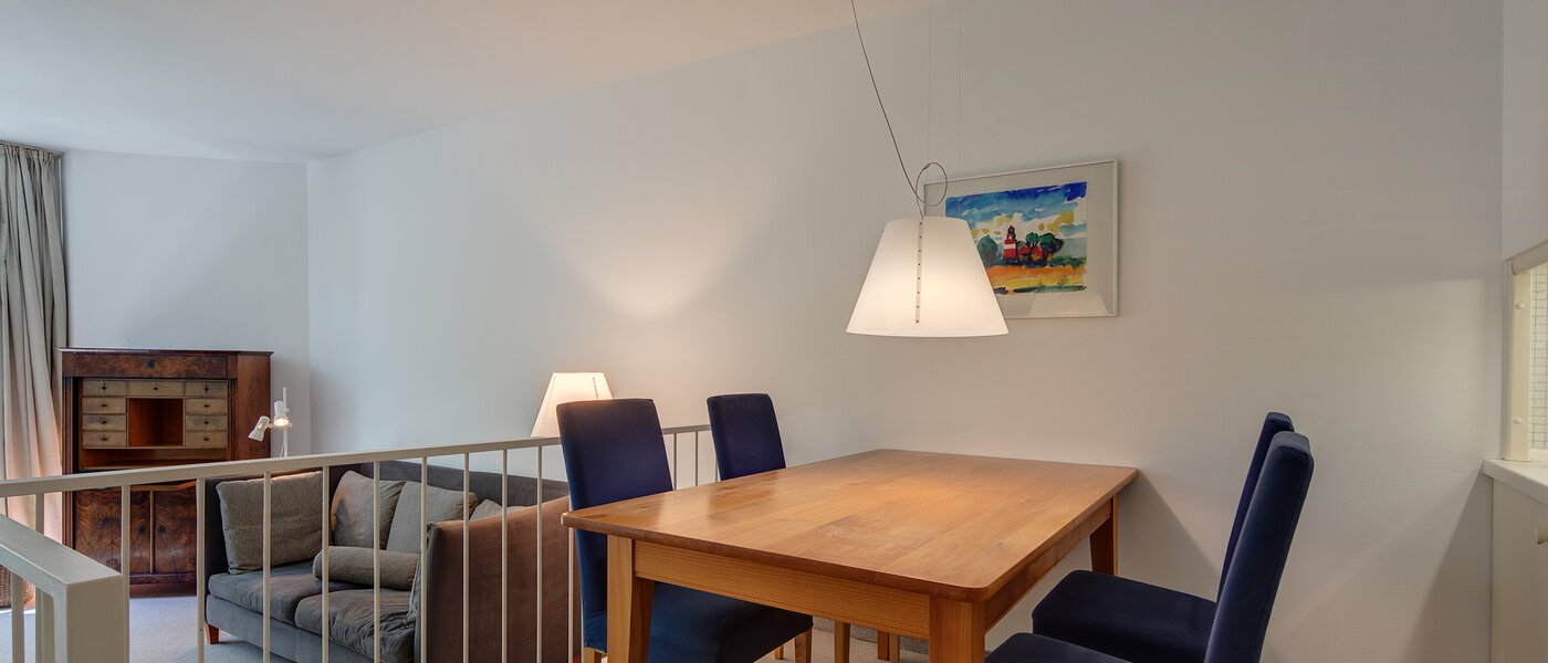 квартира München Milbertshofen 01 обеденная зона 2558