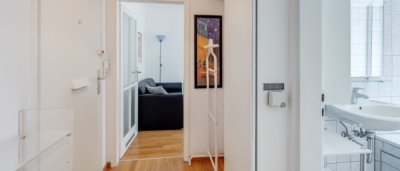 квартира München Schwabing-West (rund um den Hohenzollernplatz) 01 коридор 2568