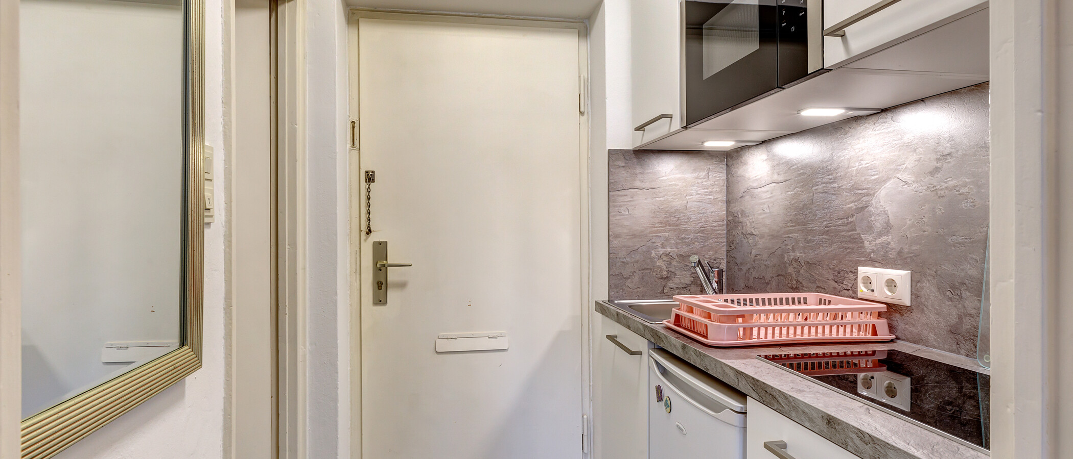 квартира München Neuhausen 01 кухня 2682