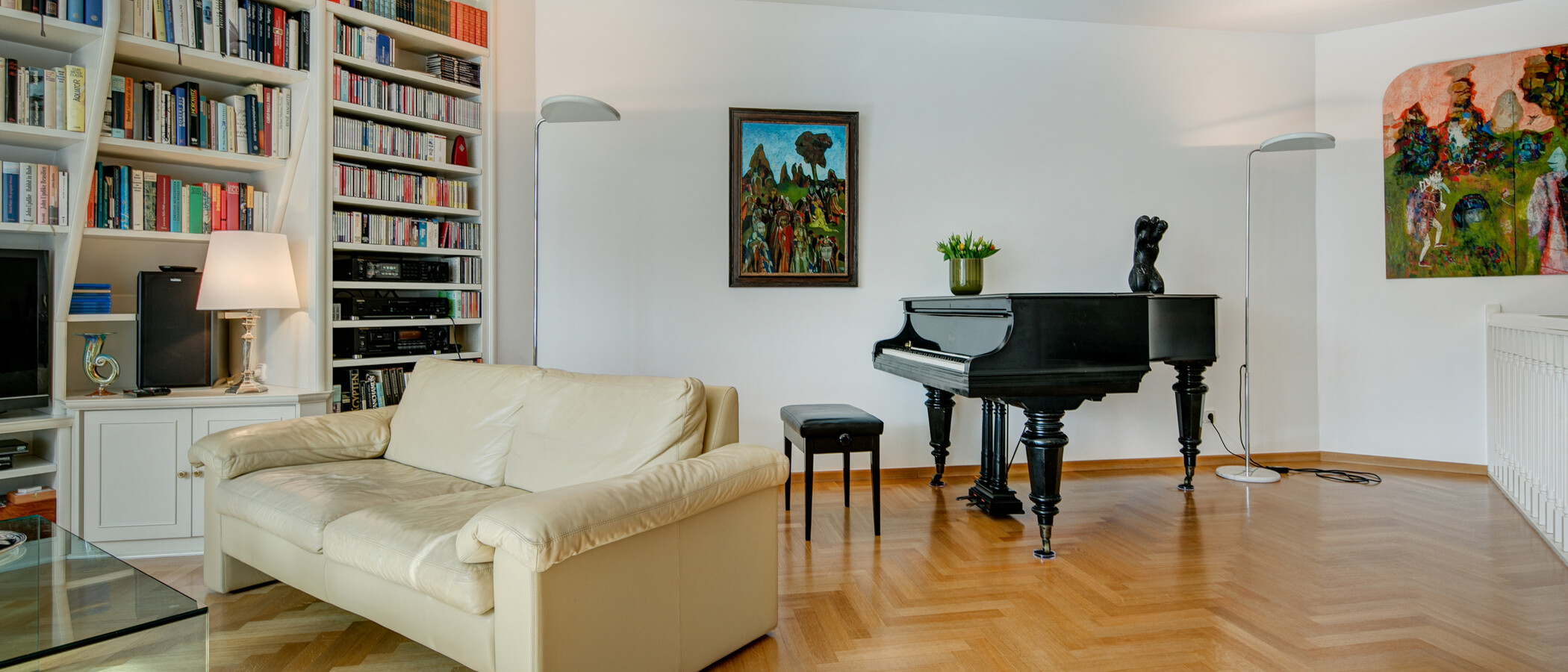 мансардная квартира München Schwabing (rechts der Leopoldstraße) 03 гостиная 2693