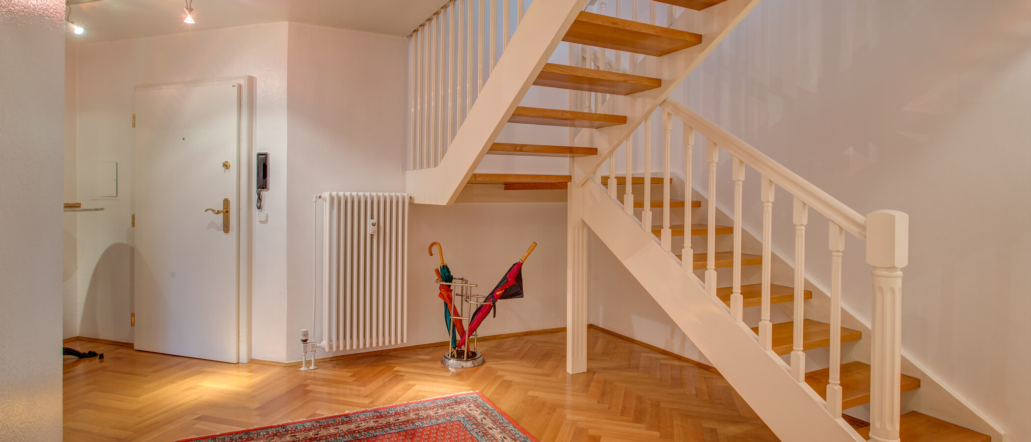 мансардная квартира München Schwabing (rechts der Leopoldstraße) 03 коридор 2693