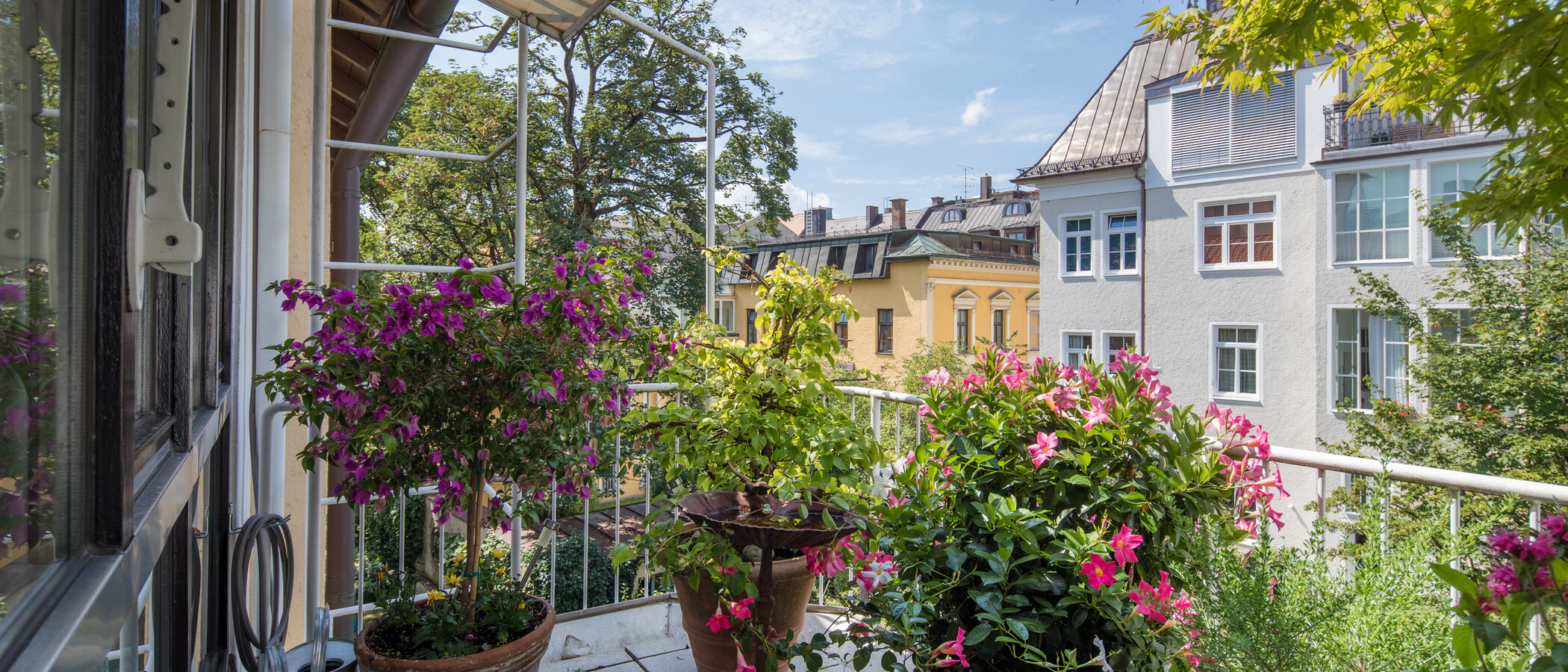 мансардная квартира München Schwabing (rechts der Leopoldstraße) 01 балкон 2693