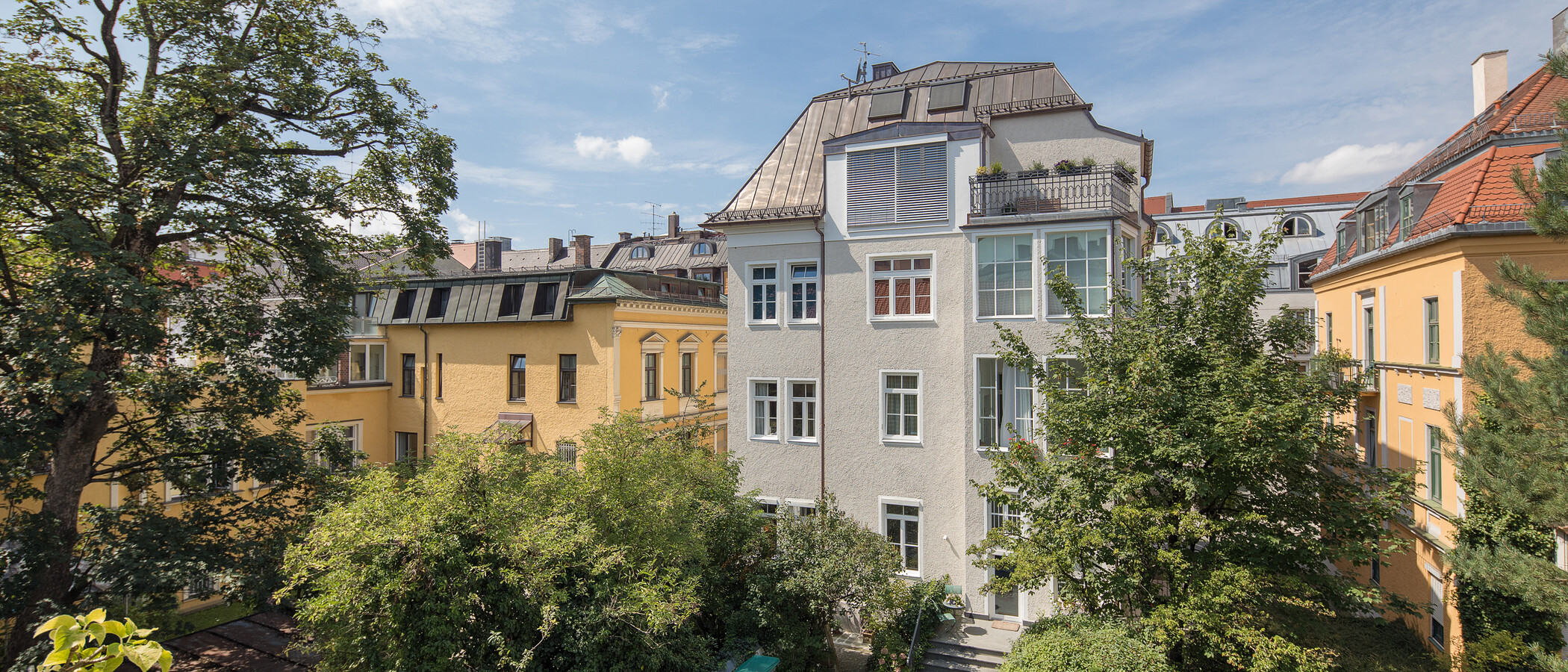 мансардная квартира München Schwabing (rechts der Leopoldstraße) 02 вид из окна 2693
