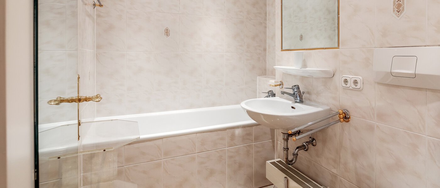 квартира München Schwabing (rechts der Leopoldstraße) 02 ванная комната 2699