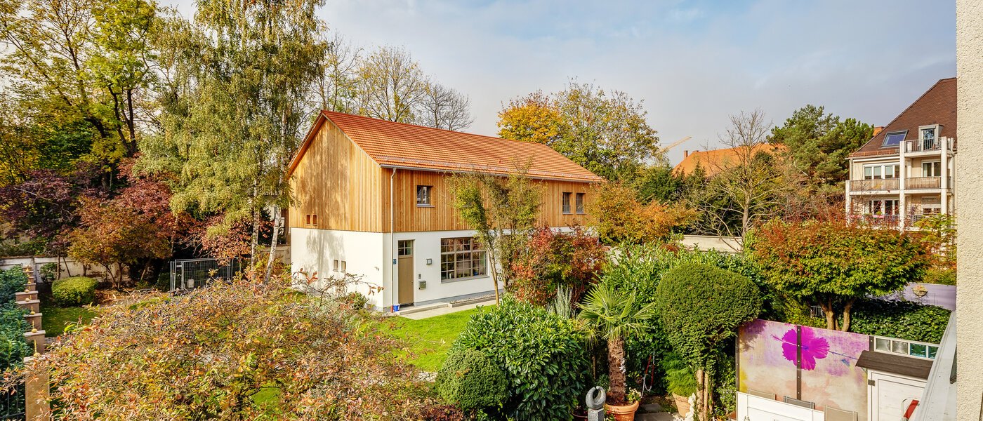 квартира München Schwabing (rechts der Leopoldstraße) 02 вид из окна 2699