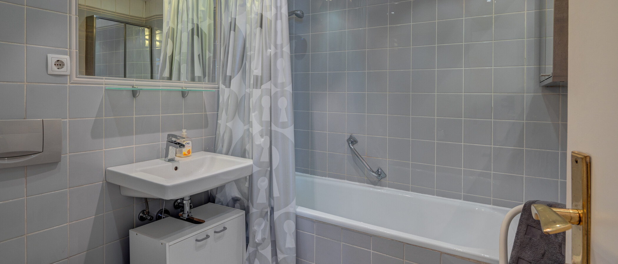 мансардная квартира München Neuhausen 01 ванная комната 2774
