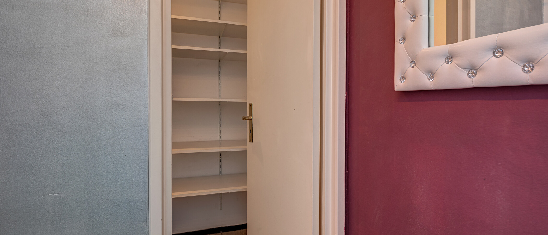 мансардная квартира München Neuhausen 01 кладовая 2774