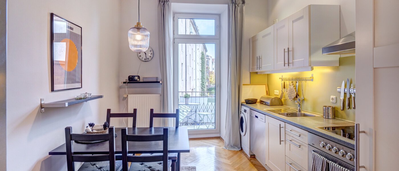 квартира München Gärtnerplatzviertel 01 кухня 3036