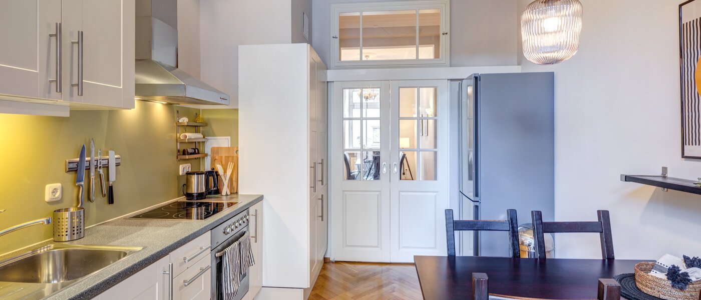 квартира München Gärtnerplatzviertel 03 кухня 3036