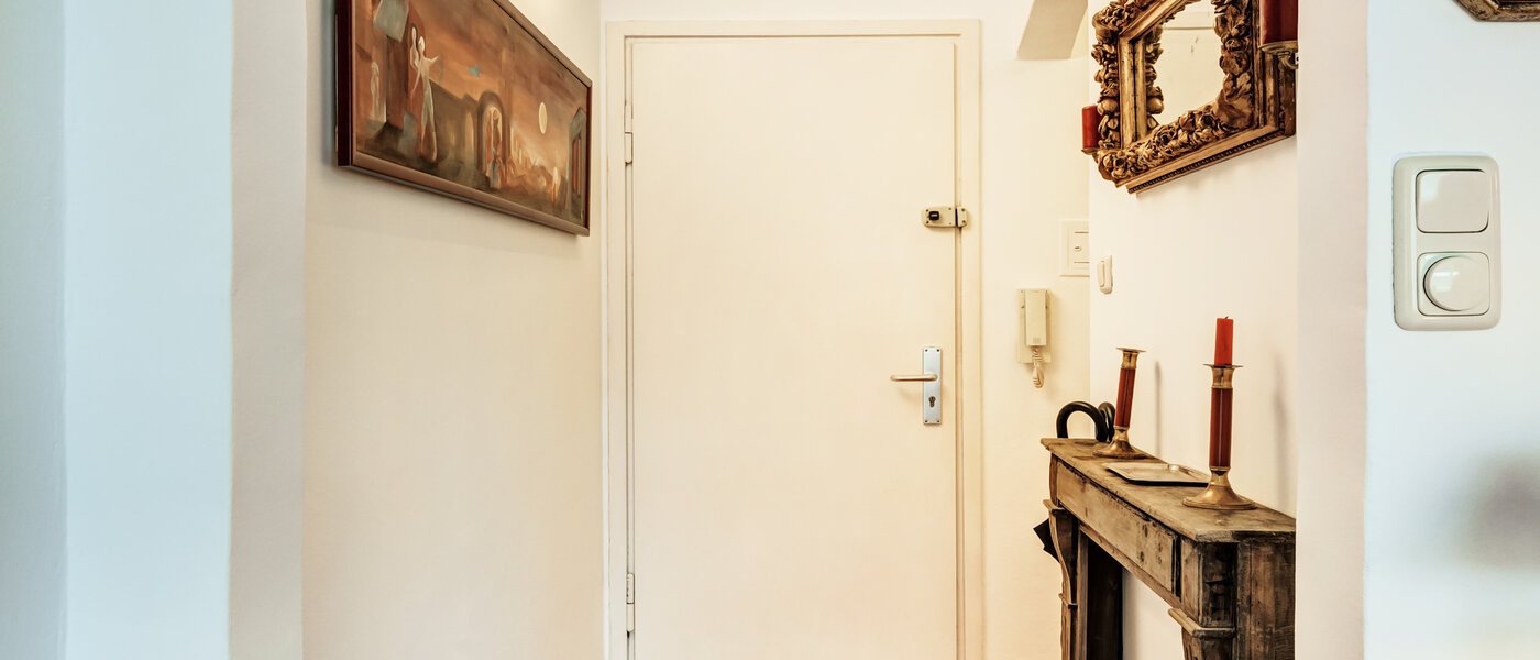 квартира München Schwabing-West 01 коридор 3127