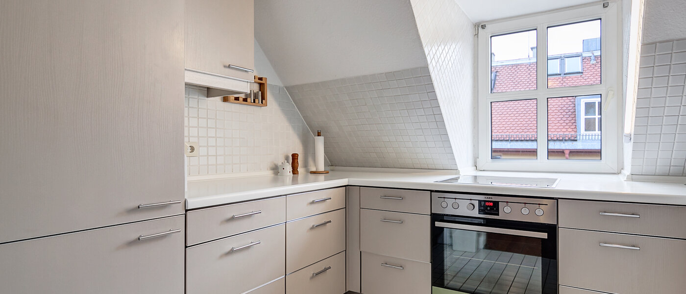 мансардная квартира München Zentrum 01 кухня 3130