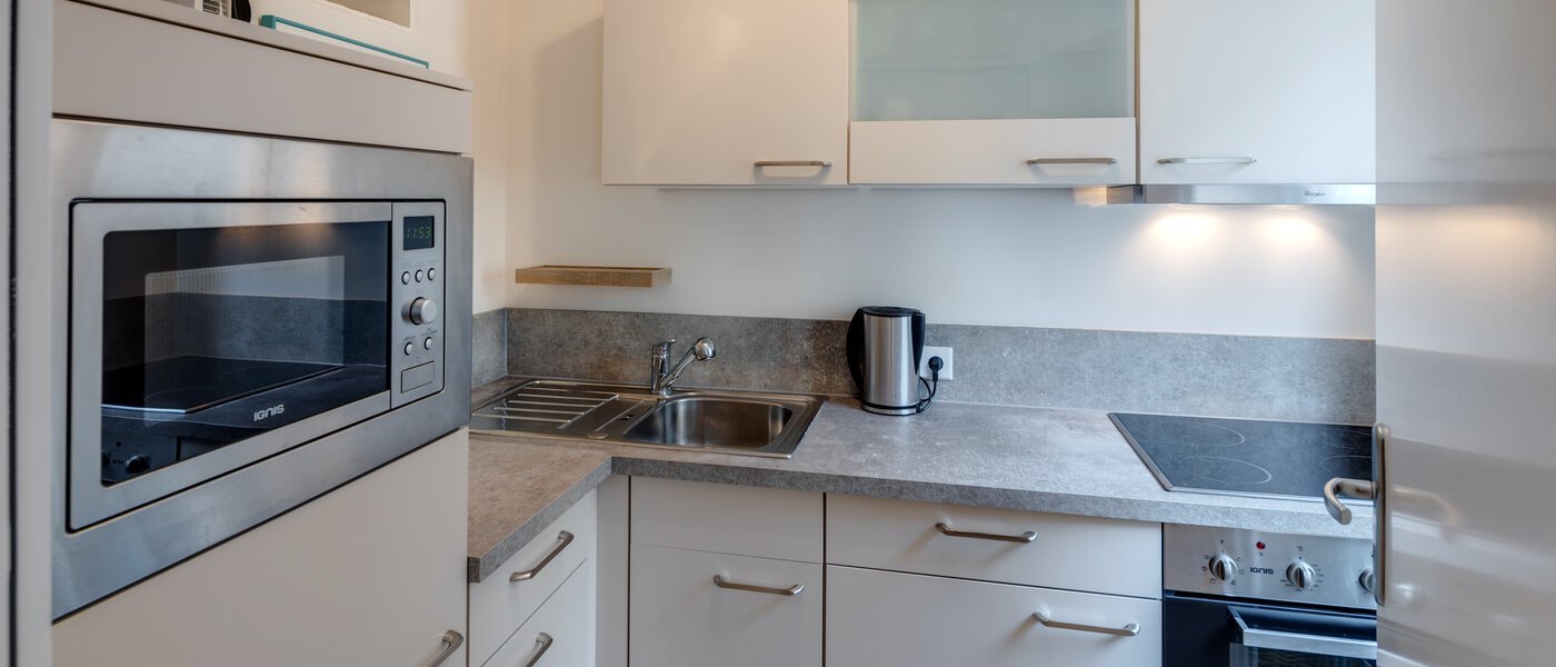 квартира München Schwabing (links der Leopoldstraße) 01 кухня 3177