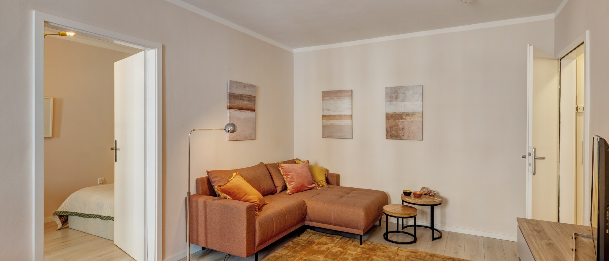 квартира München Schwabing (links der Leopoldstraße) 03 гостиная 3177