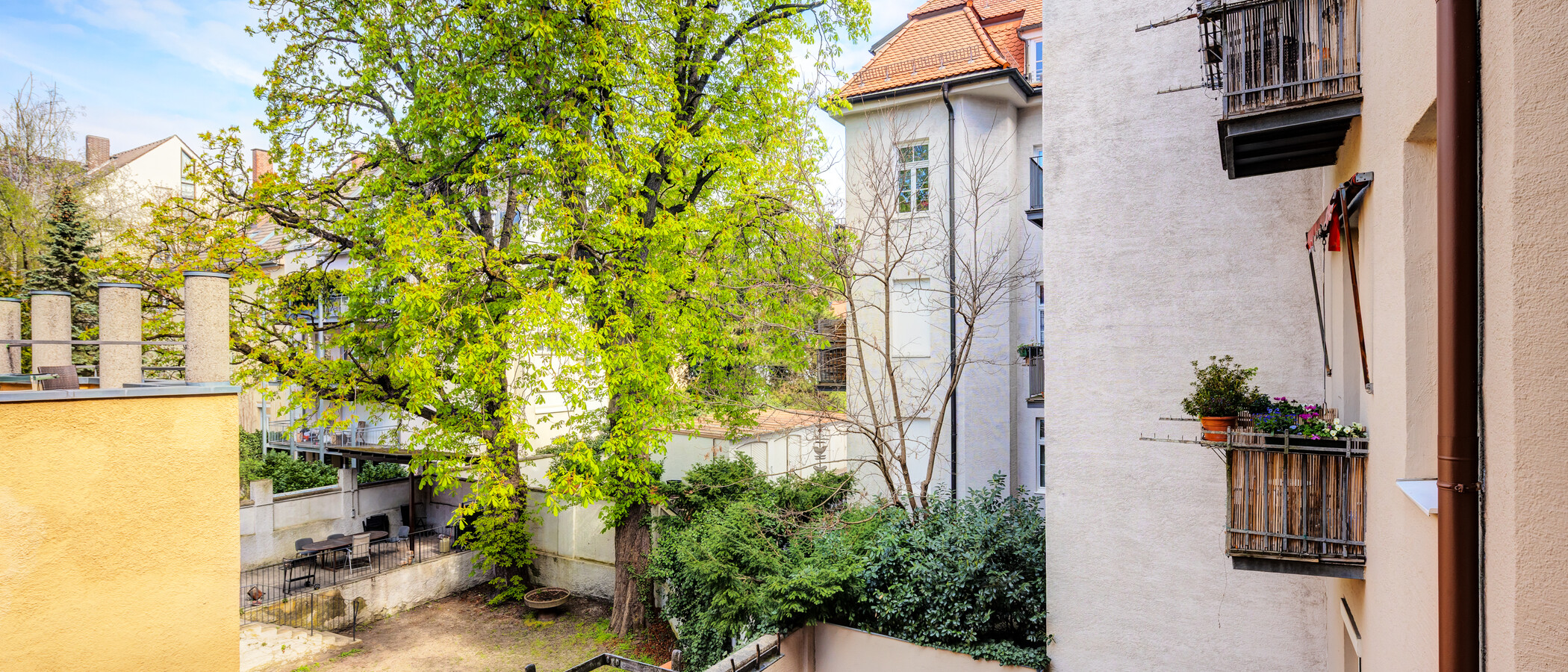 квартира München Schwabing (rechts der Leopoldstraße) 03 вид из окна 319