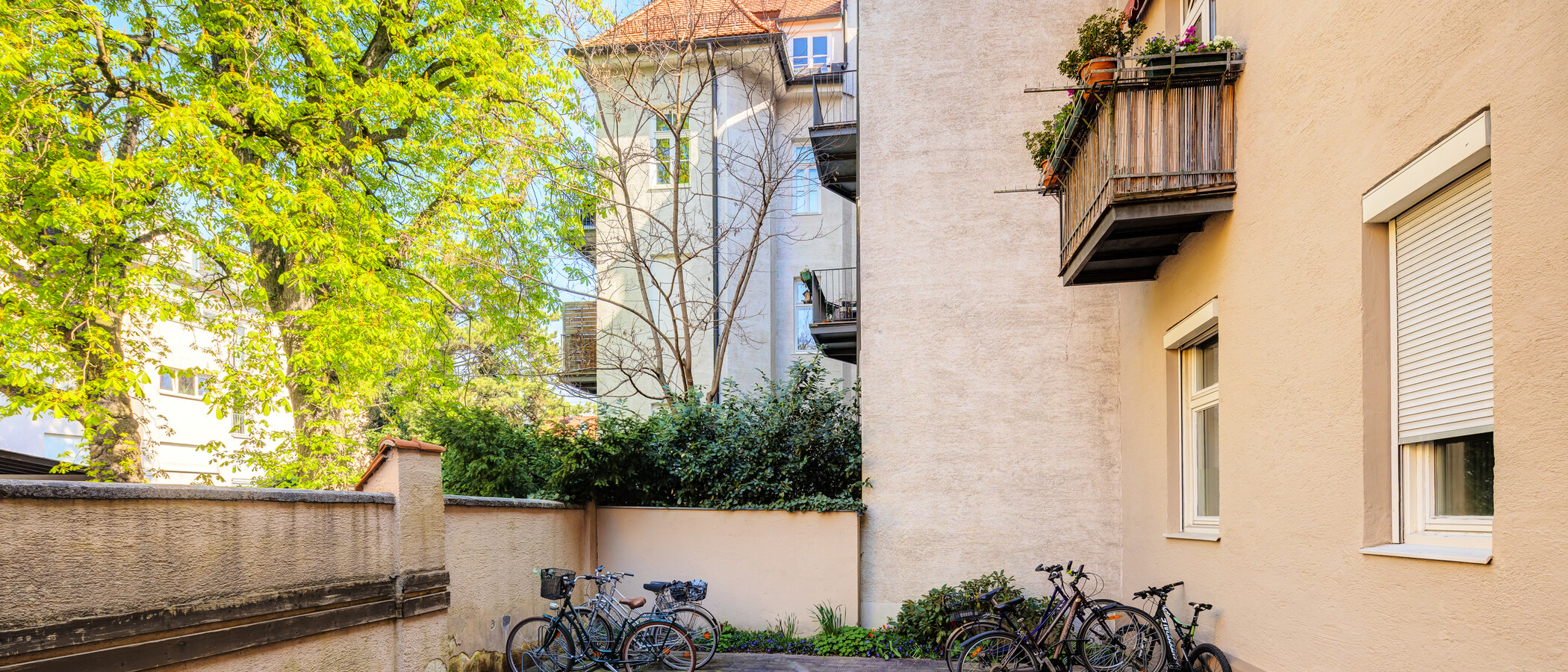 квартира München Schwabing (rechts der Leopoldstraße) 01 внутренний двор  319