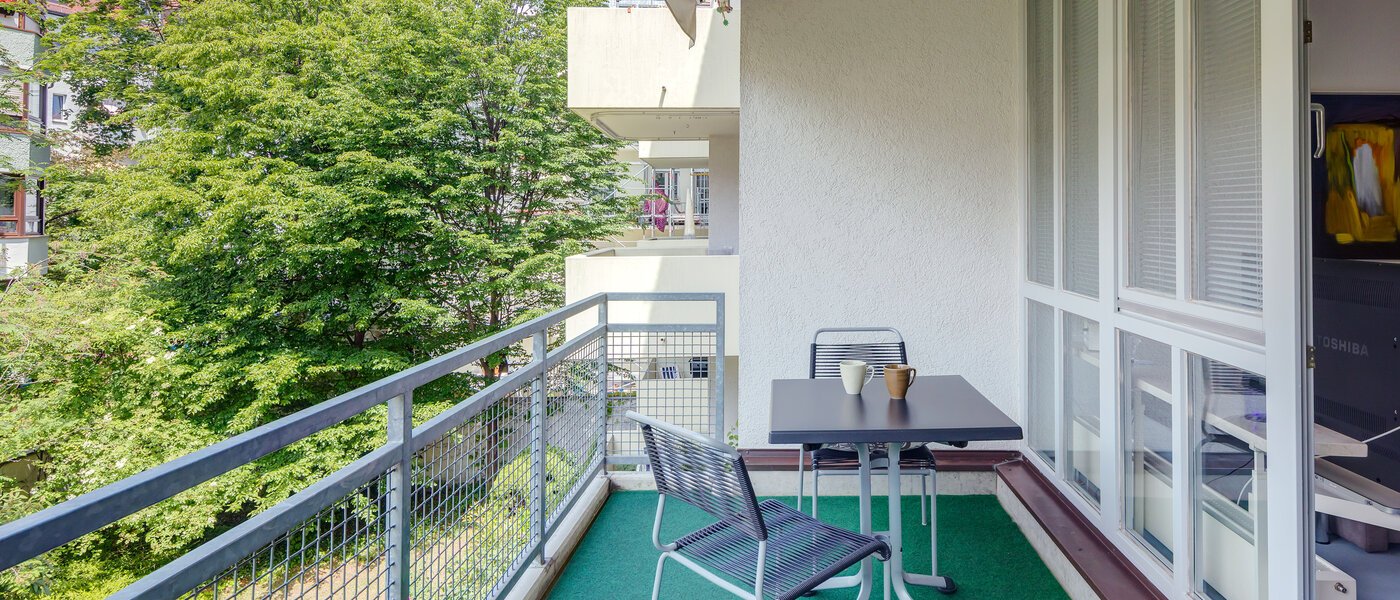 квартира München Schwabing-West (rund um den Hohenzollernplatz) 02 балкон 3242