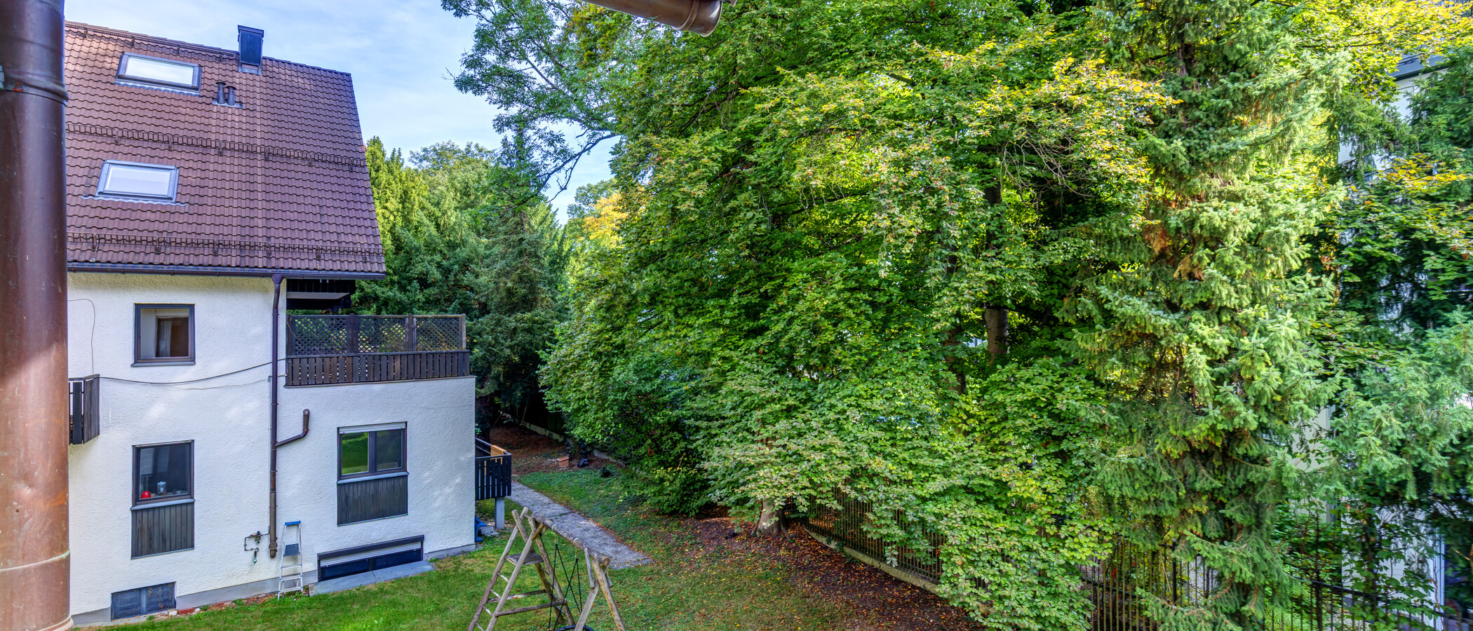 двухэтажная квартира München Herzogpark 01 вид из окна 3249