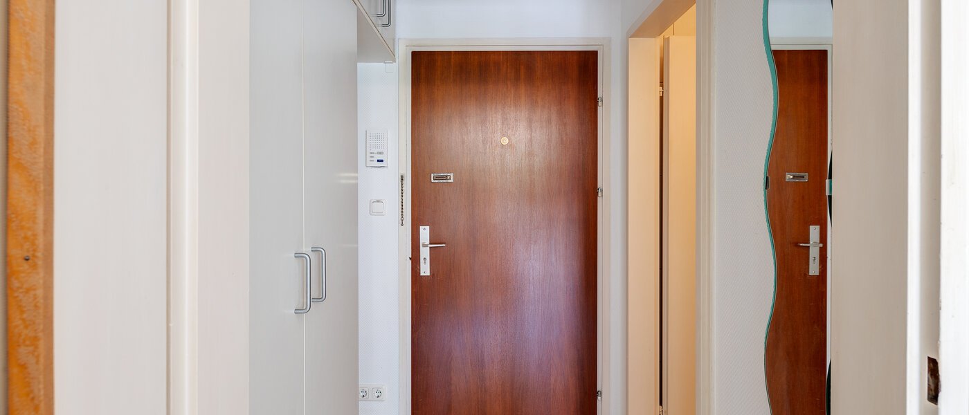 квартира München Obersendling 01 коридор 3282