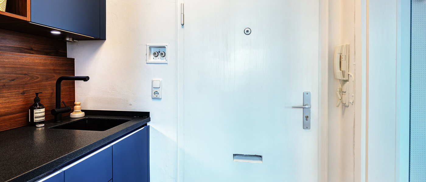 квартира München Neuhausen 01 коридор 3328