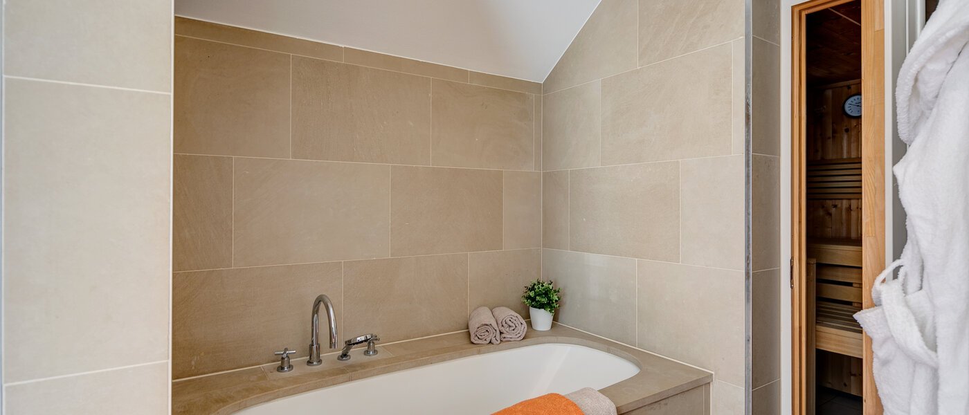 Половина двухквартирного жилого дома München Schwabing (links der Leopoldstraße) 04 ванная комната 3396