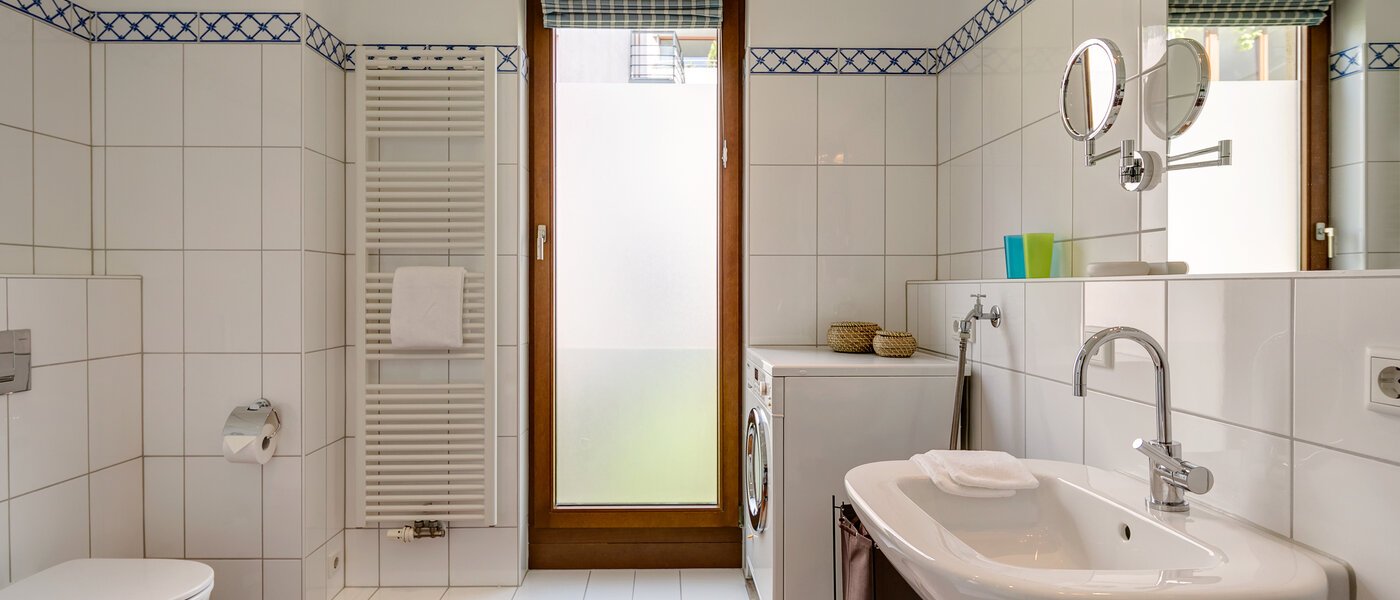 Половина двухквартирного жилого дома München Schwabing (links der Leopoldstraße) 02 2-я ванная комната 3396