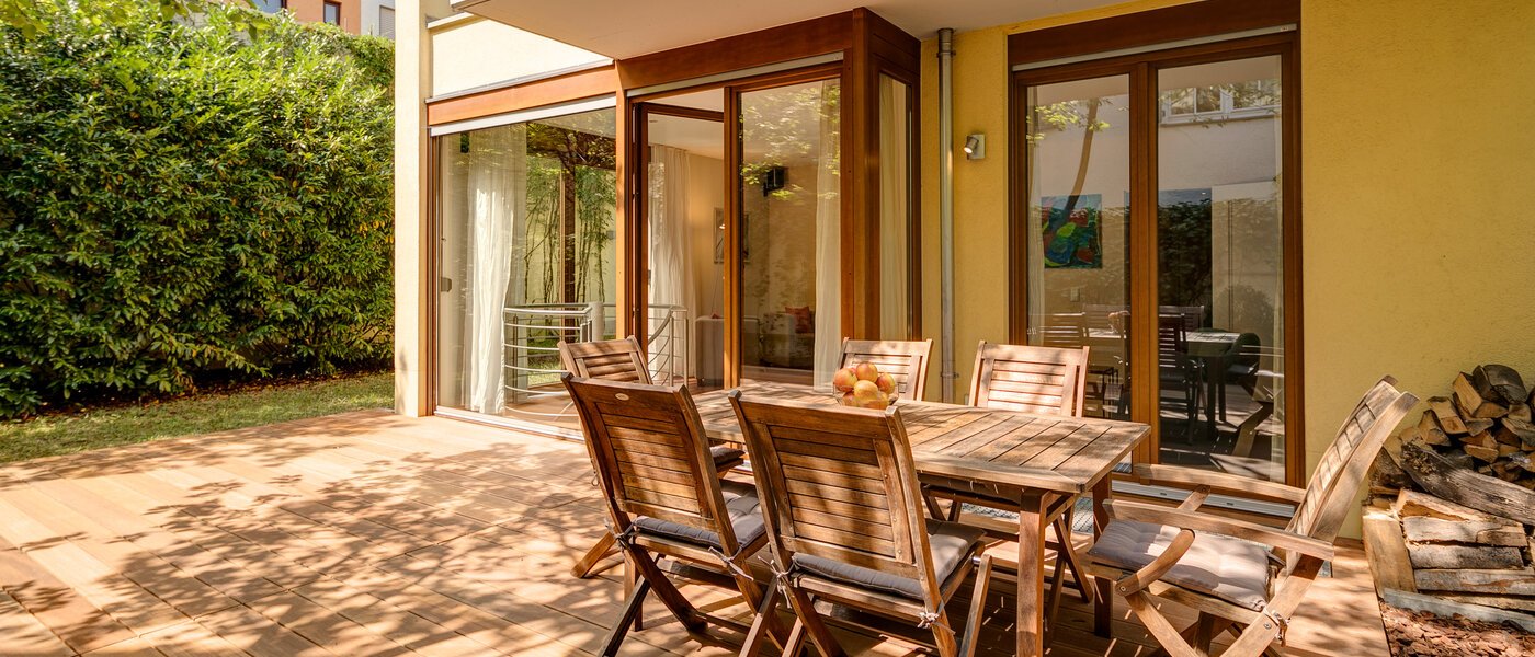 Половина двухквартирного жилого дома München Schwabing (links der Leopoldstraße) 02 терраса 3396