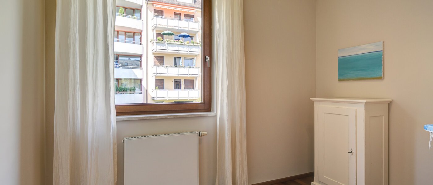 Половина двухквартирного жилого дома München Schwabing (links der Leopoldstraße) 01 специальное помещение 3396