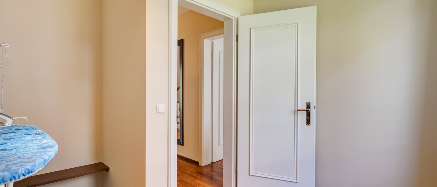 Половина двухквартирного жилого дома München Schwabing (links der Leopoldstraße) 03 специальное помещение 3396