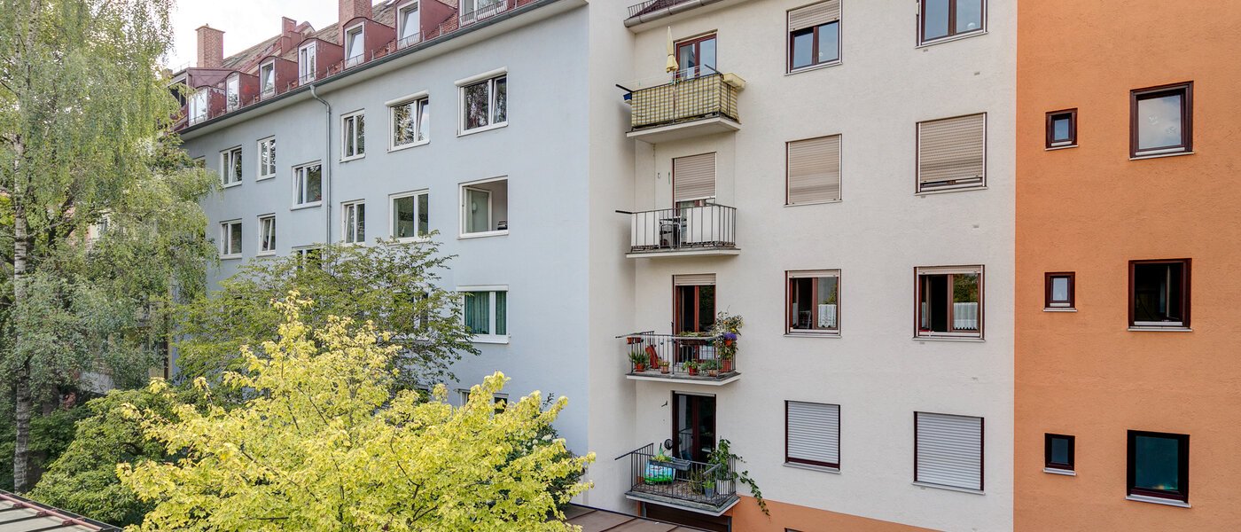 Половина двухквартирного жилого дома München Schwabing (links der Leopoldstraße) 04 вид из окна 3396