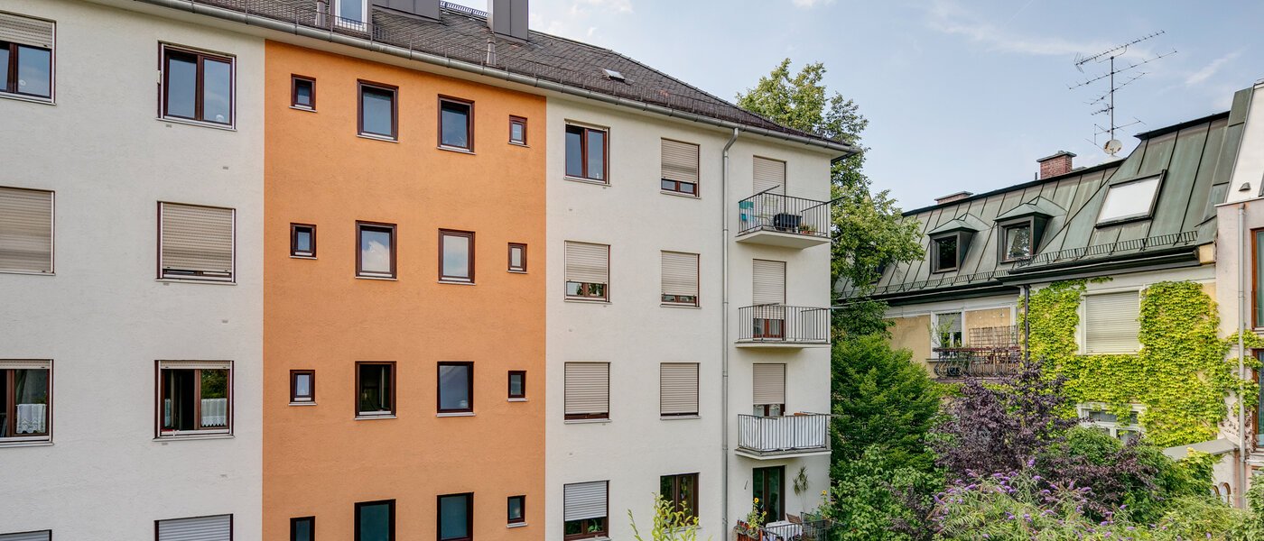 Половина двухквартирного жилого дома München Schwabing (links der Leopoldstraße) 05 вид из окна 3396
