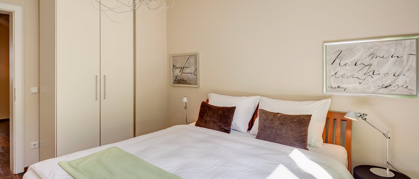 Половина двухквартирного жилого дома München Schwabing (links der Leopoldstraße) 02 3-я спальная комната 3396