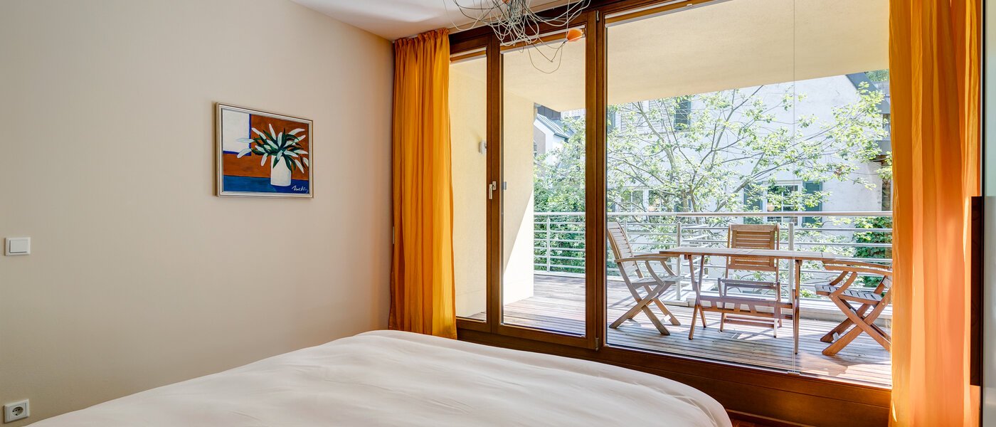 Половина двухквартирного жилого дома München Schwabing (links der Leopoldstraße) 02 2-я спальная комната 3396