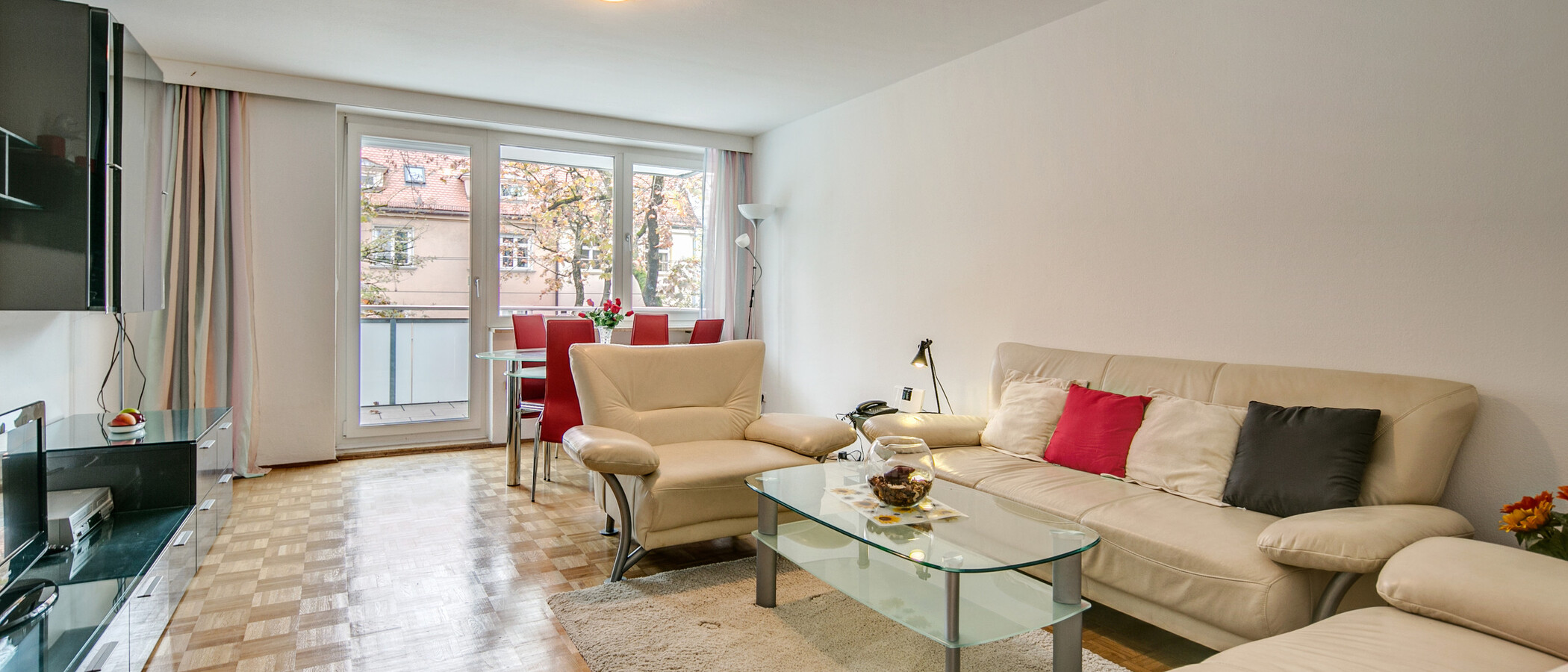 квартира München Schwabing-Nord (zw. Belgrad- & Leopoldstraße) 01 гостиная 342
