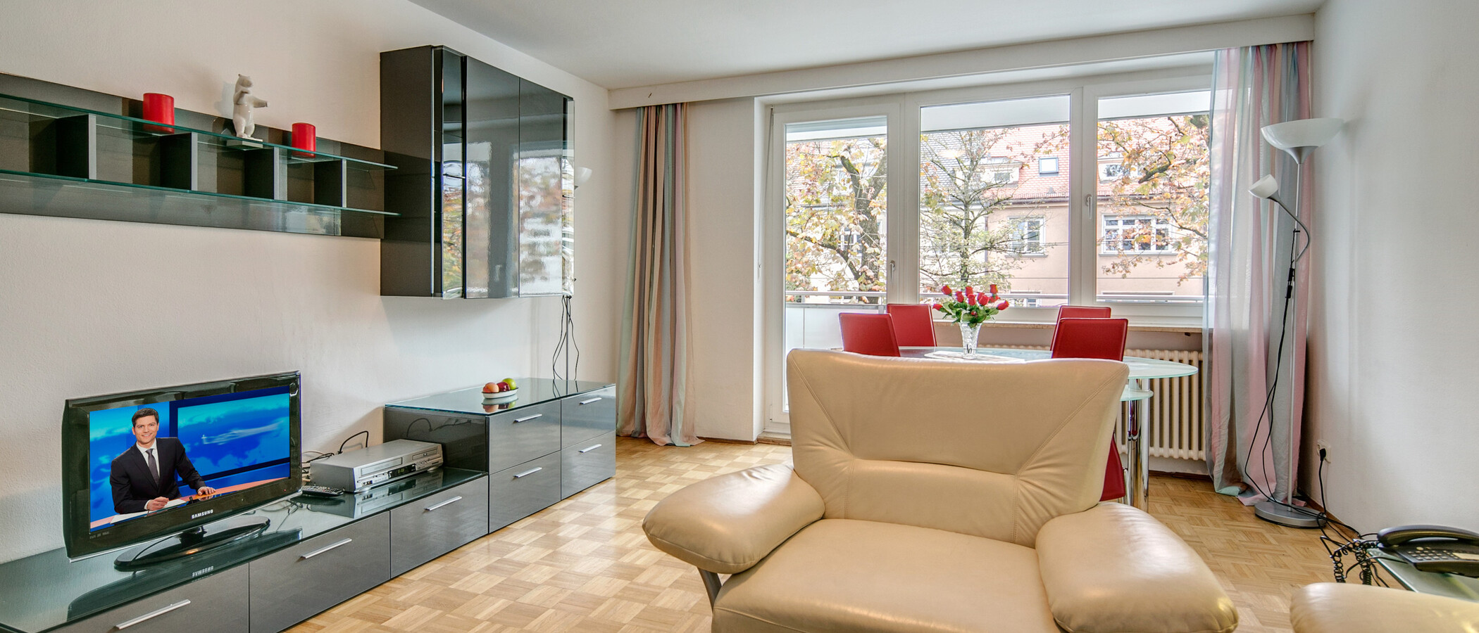 квартира München Schwabing-Nord (zw. Belgrad- & Leopoldstraße) 03 гостиная 342
