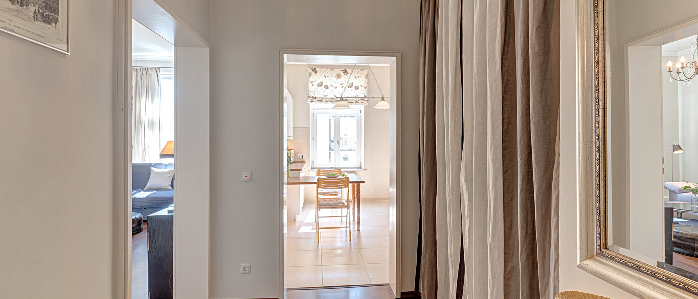 квартира München Maxvorstadt - Universitätsviertel 01 коридор 3592