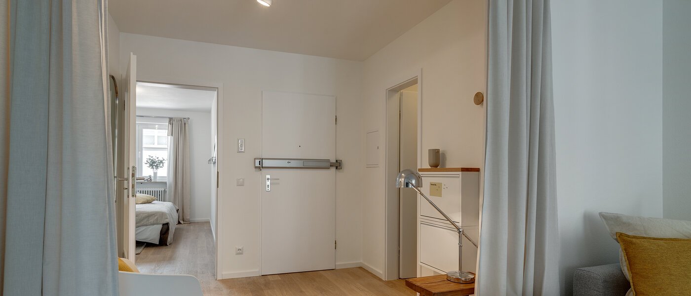 квартира München Schwabing (rechts der Leopoldstraße) 03 коридор 361