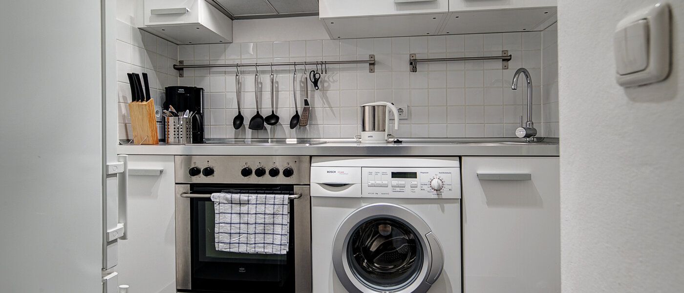 квартира München Schwabing (links der Leopoldstraße) 01 кухня 3713