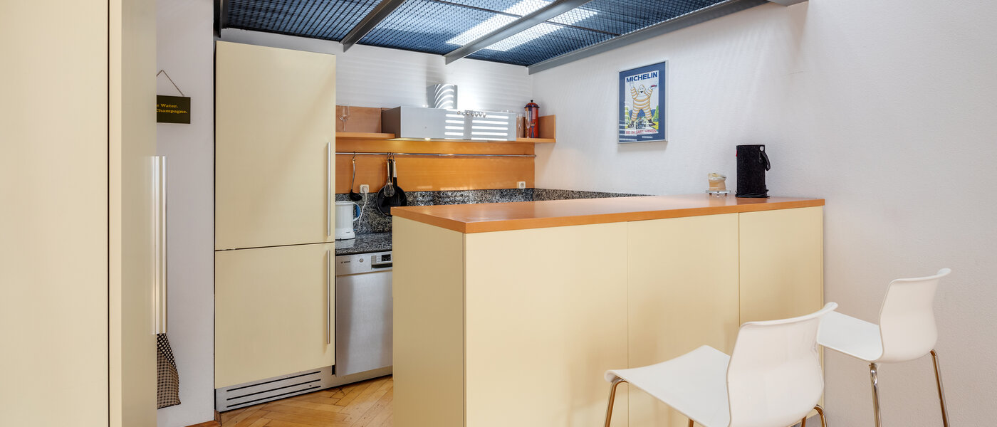 квартира München Gärtnerplatzviertel 04 кухня 3714