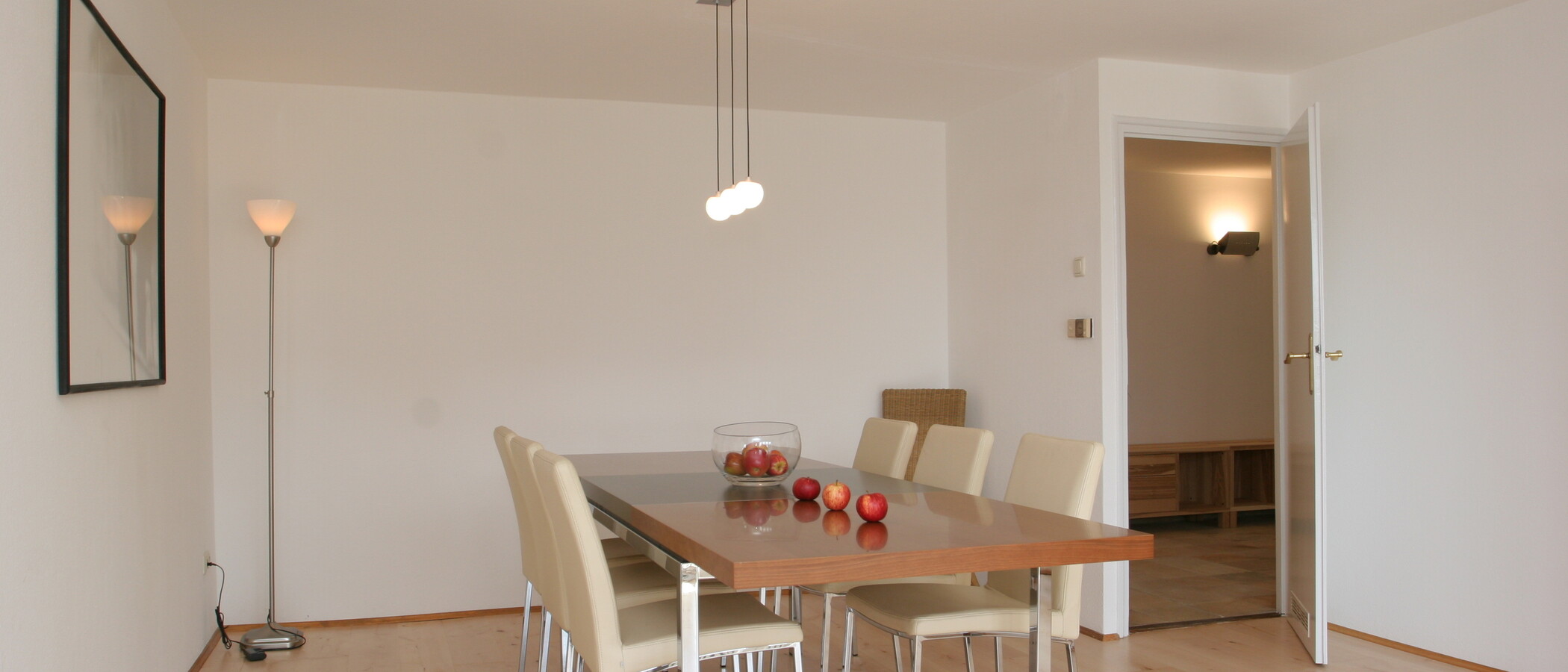 мансардная квартира München Lehel 01 столовая 3850