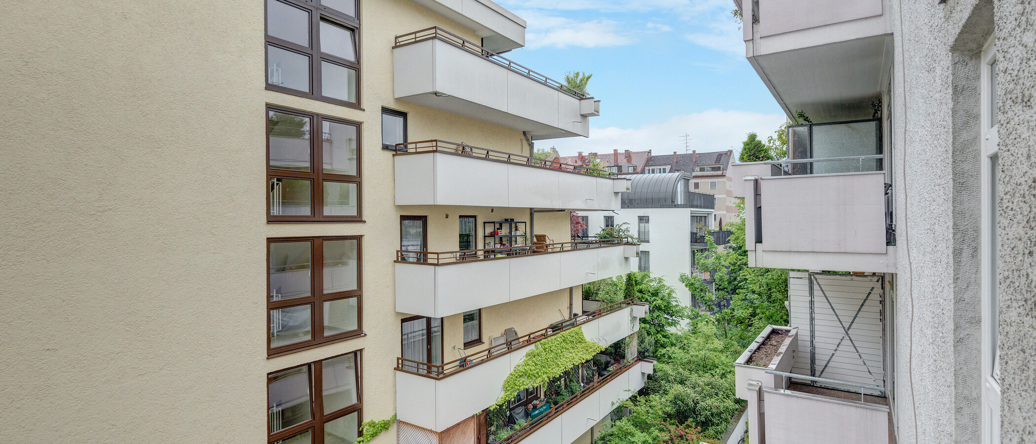 квартира München Schwabing (links der Leopoldstraße) 01 вид из окна 386