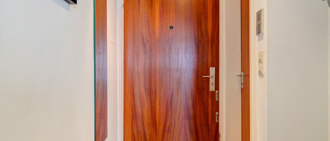 квартира München Neuhausen 01 коридор 4307