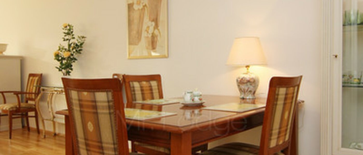 квартира München Parkstadt Schwabing 02 столовая 4318