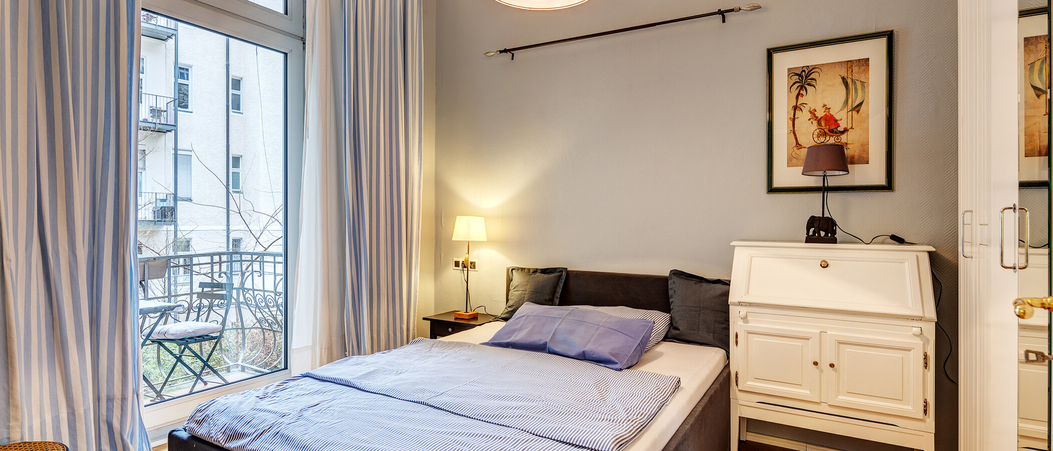 квартира München Lehel 01 спальная комната 4375
